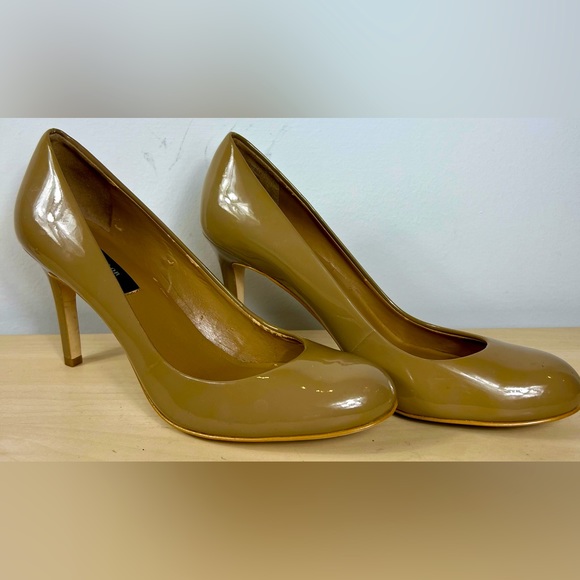 ANN TAYLOR Patent Leather Heels - Picture 3 of 6